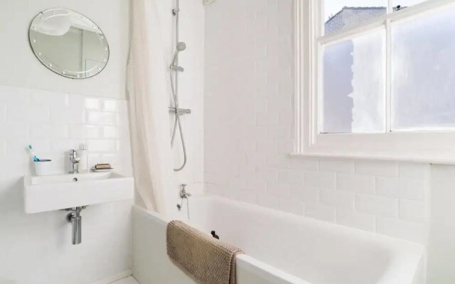 [MC] Stunning 2BR Dalston Period Flat