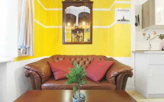 Sweet Central Tiny Apartment for 4 People