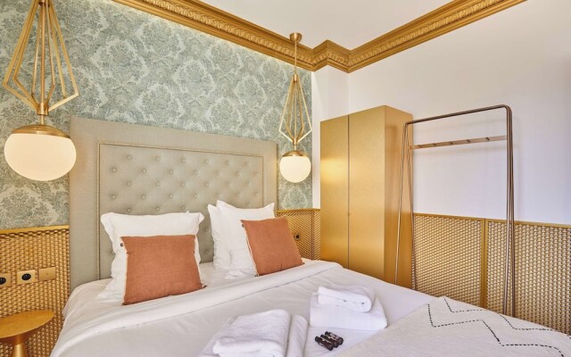 Superb AC- 2bdr Apartement Montaigne/arc de Triomphe