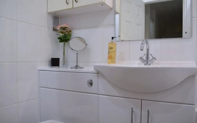 2 Bedroom Home in Angel