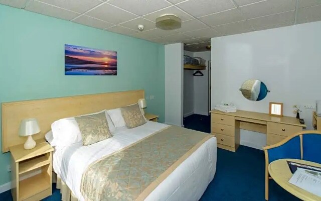 Sandown Park Lodge