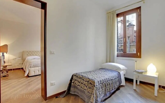 Grimaldi Apartments - Scala Reale