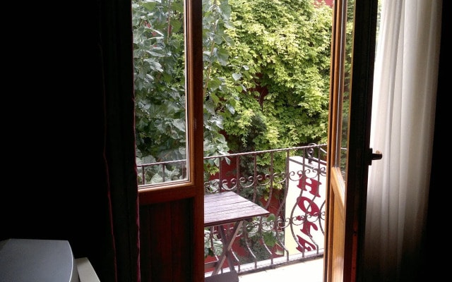 Emre Hotel