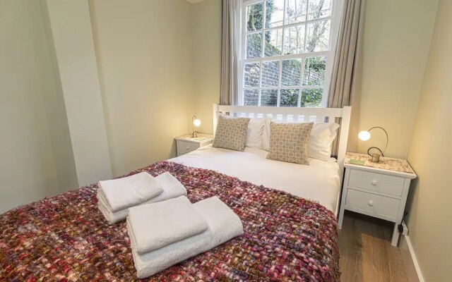 JOIVY Stylish 2 Bed Flat In Notting Hill