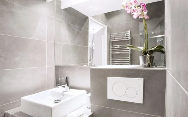 Luxury 3BR Gr-Boulevards I by Livinparis