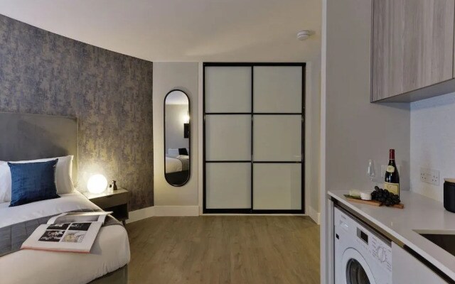 Fitzrovia apartments by DMONTRIO