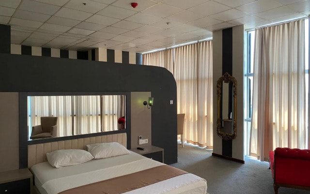 216 Palace Suite