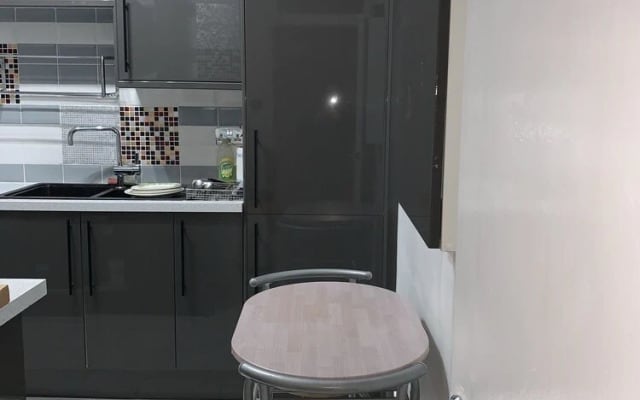 Very Conv 1-bed Apartment With Views of London