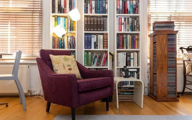 Spacious, Light-Filled 2 Bedroom Apartment