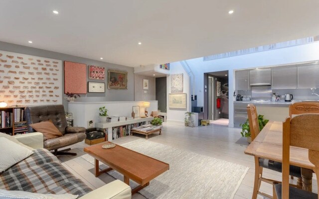 2 Bedroom Home in Hackney With Roof Terrace