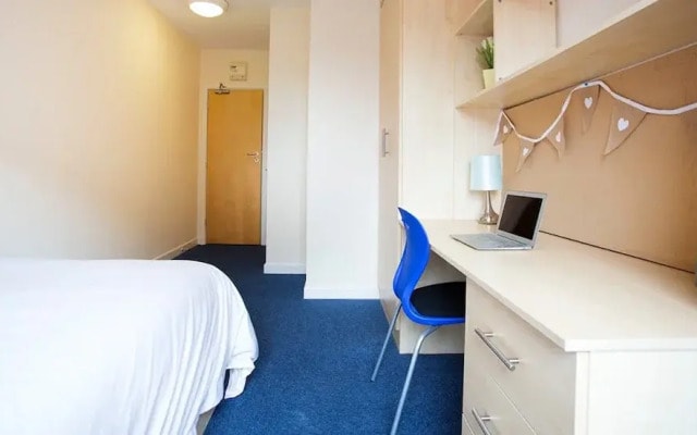Private rooms for STUDENTS Only-LINCOLN