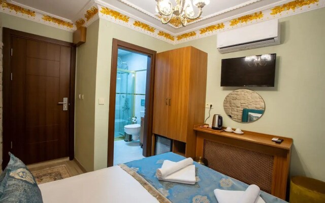Sayina Hotel