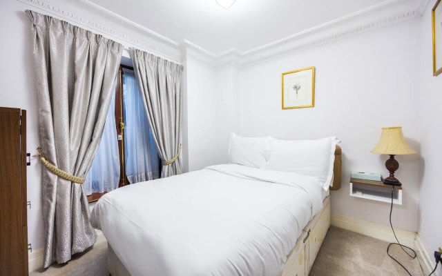 Carlton Court - Mayfair