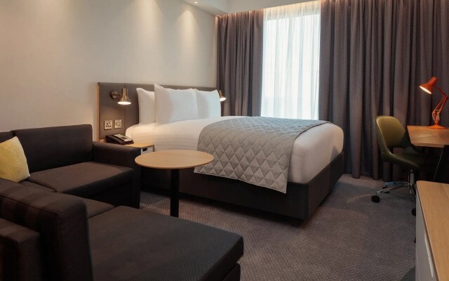 Holiday Inn London Heathrow - Bath Road by IHG