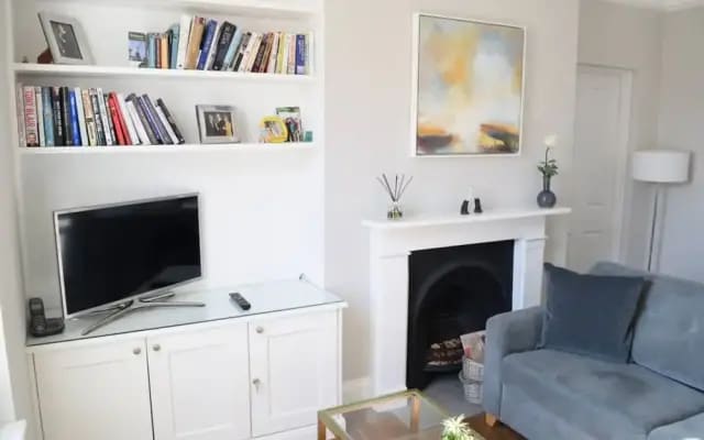 Decorated 1 Bedroom Flat in Wimbledon