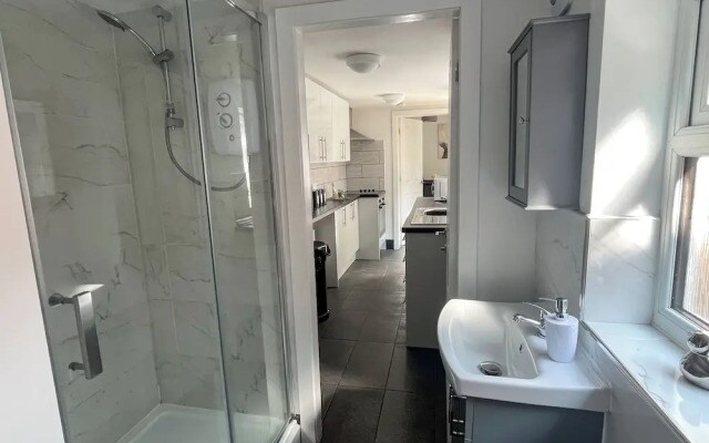 3 Bed House At 8 Nantwich Road
