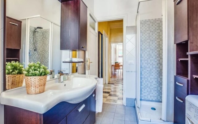 Cosy 2 bed Flat Near San Giovanni