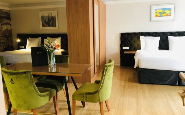 Chasse Residency Hotel