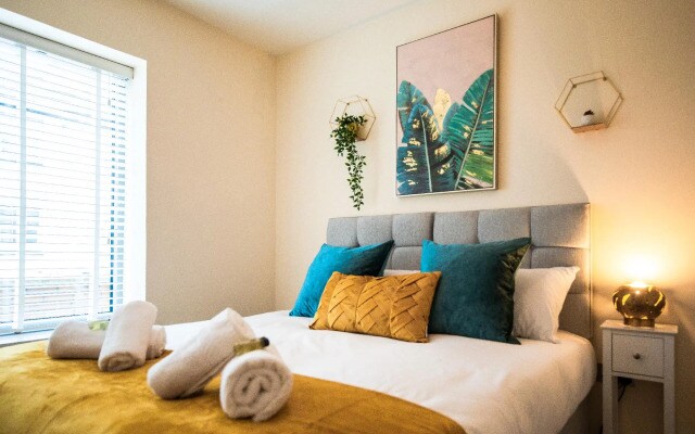 Emerald Court Executive Watford Central Apartment