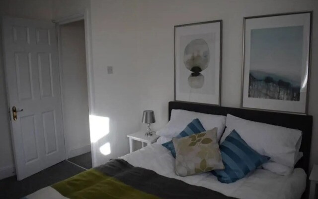 Bright 2 Bedroom Flat in East Dulwich