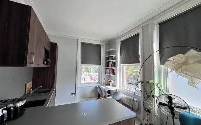 Cozy London Apartment With Great Location
