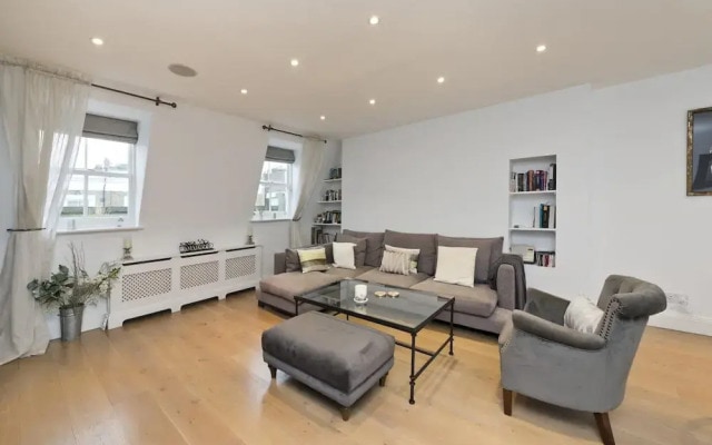 Fantastic 2bed Flat With Private Roof Terrace