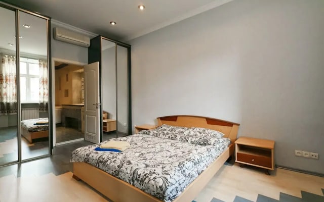 Home Apart Ulianovskaya str. 32