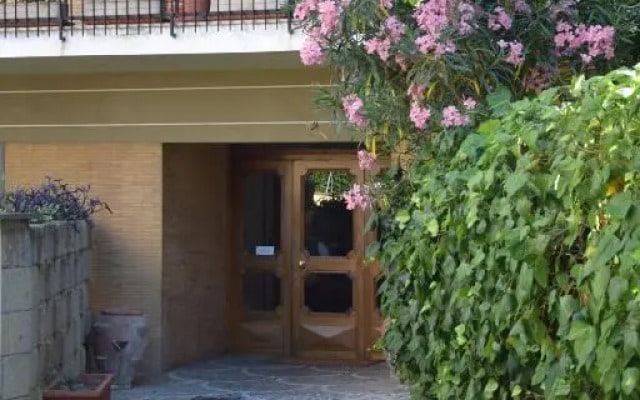 Eva's house