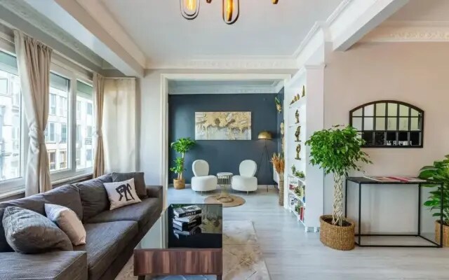 Central and Stylish Flat in Nisantasi