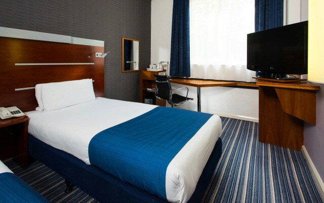 Holiday Inn Express London - Wimbledon South by IHG