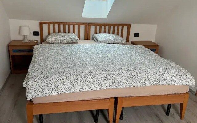 1 Bed Flat - Sleeps 4 - Pets - Smoking on Terrace