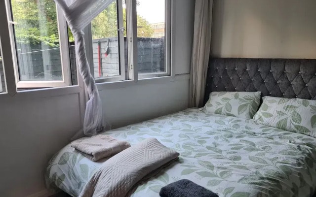 Cosy London Apartment in Waynflete Square