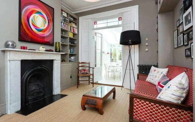 Veeve - Finsbury Garden