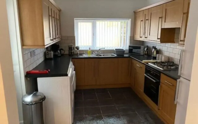 New House Close to LFC and City Centre