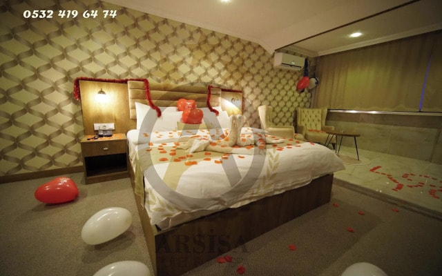 Arsi̇sa Hotel