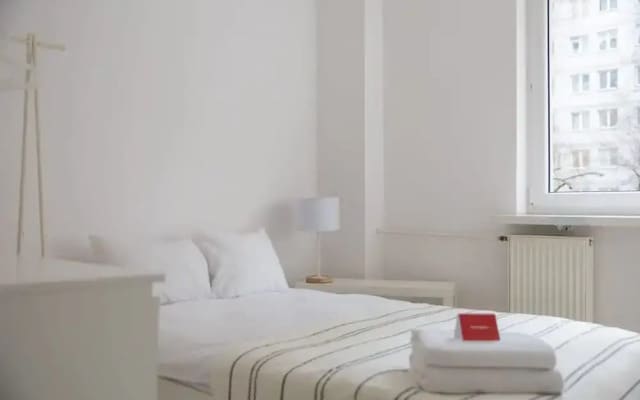 Rondo ONZ Sunny Apartment