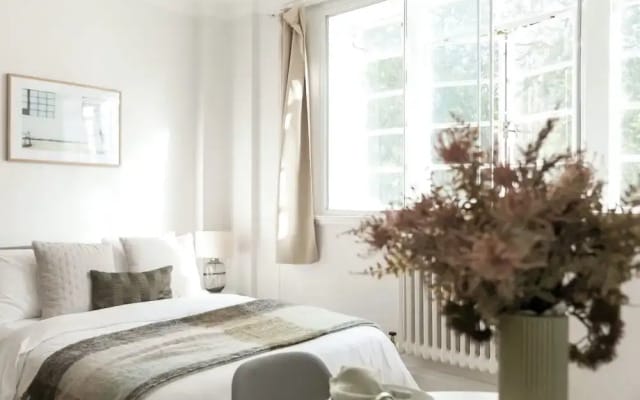 Beautifully Presented Centrally Located Studio apt