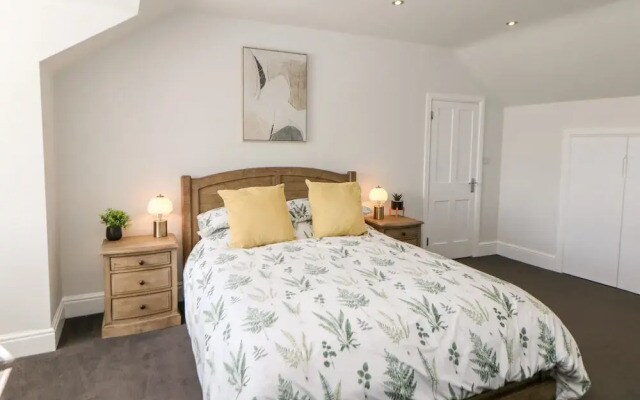 Sunshine Apartment
