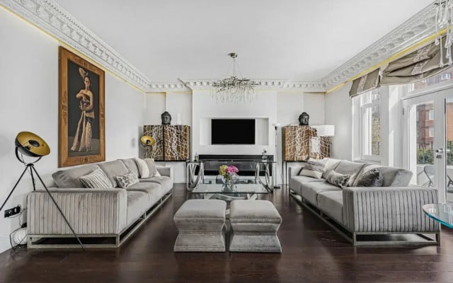 Royal Residence - Steps Away From Hyde Park