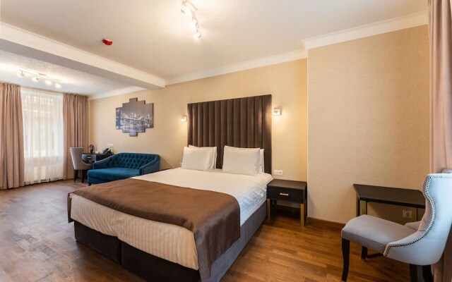 Aparthotel Plaza KG