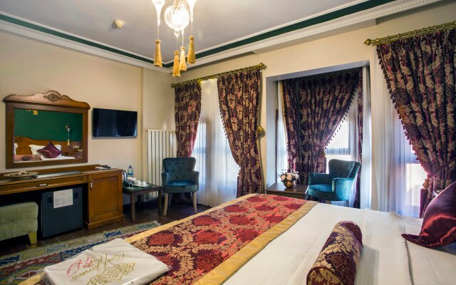 Rose Garden Suites