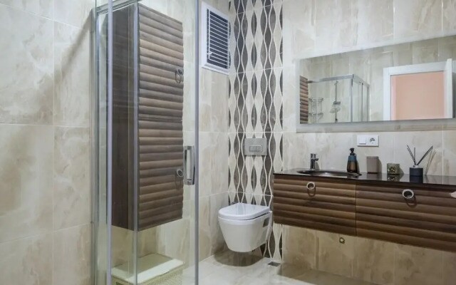 Modern and Central Flat With Balcony in Maltepe