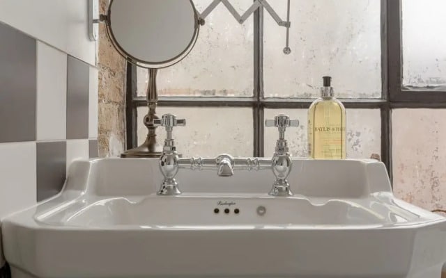 Stylish 2 Bedroom Flat in Southwark