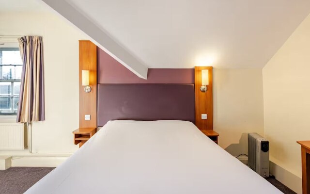 Alty Hotel