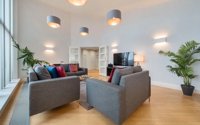Roomspace -The Courtyard Penthouse