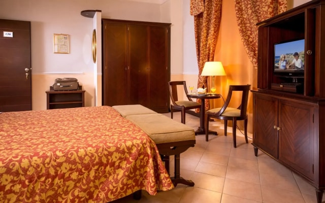 Отель Nizza Roma