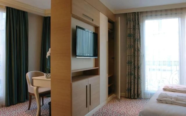 Le Mirage Suite