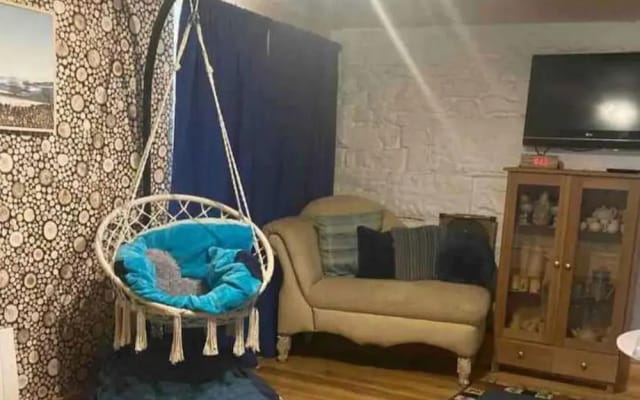 2 Bed-sleeps 3-dog Friendly-garden-riverside