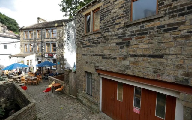 Higgin Bridge House