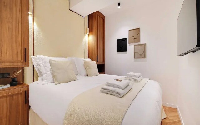 Elegant Comfort in the Heart of Paris-notre Dame